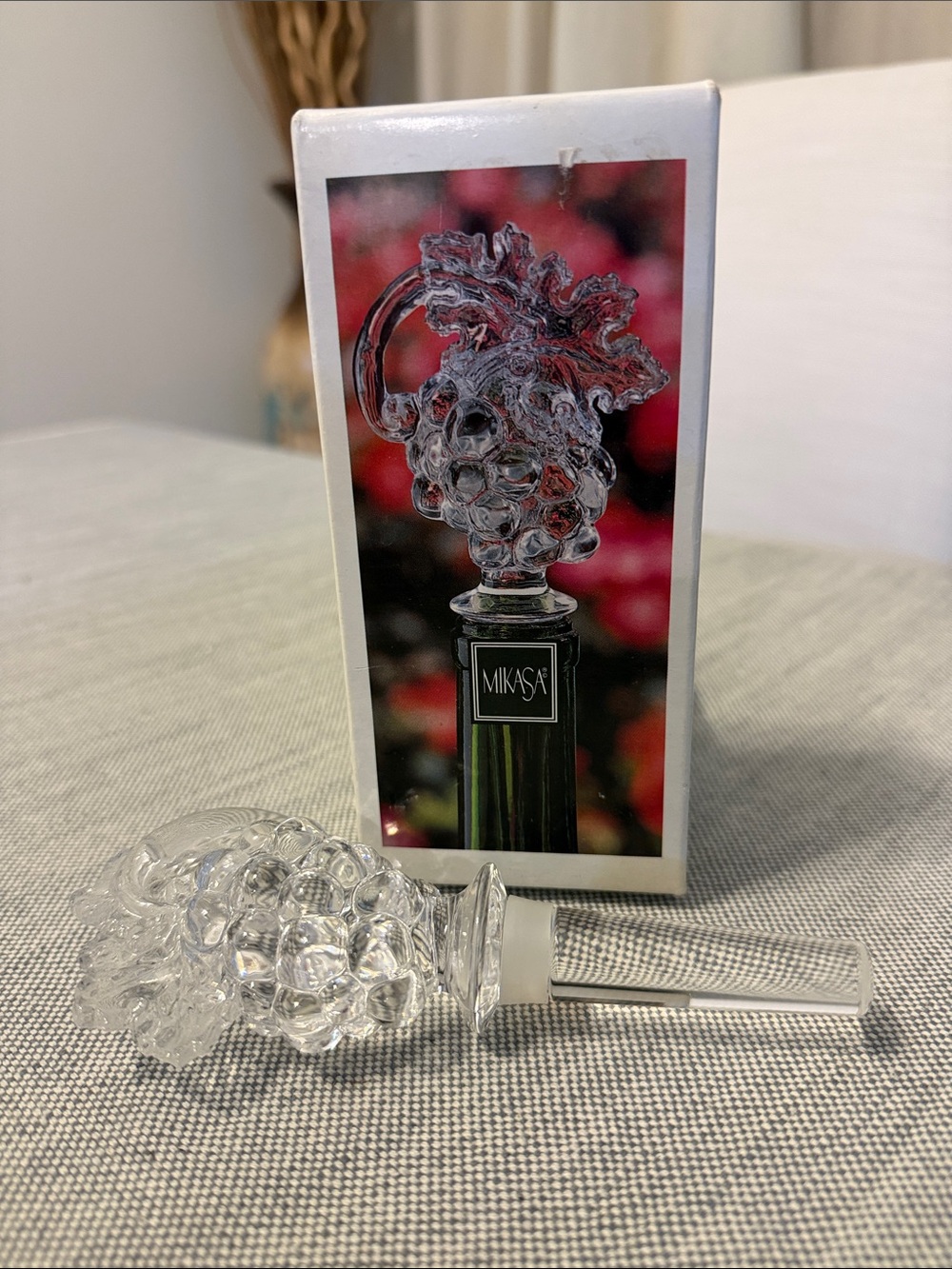Mikasa Clear Glass Grape Cluster Bottle Stopper